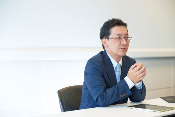 山崎俊輔さんインタビューカット 